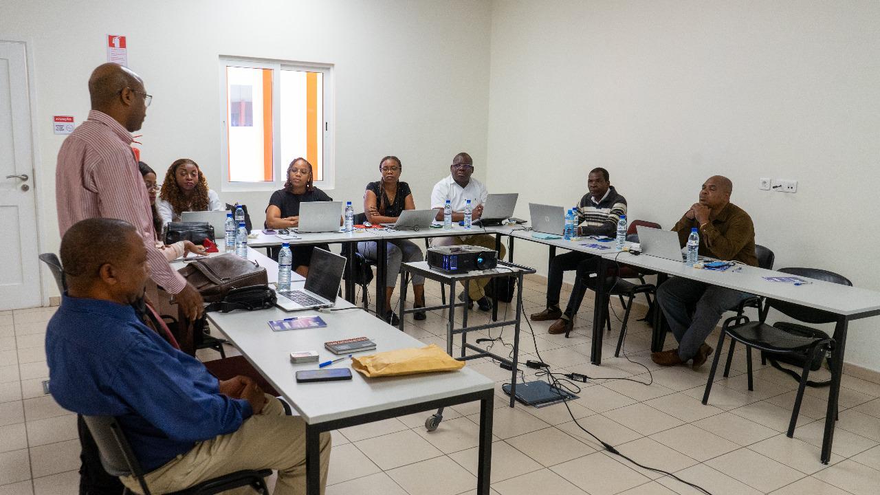 AHM ministra Formação aos Membros da Comissão de Avaliação na Empresa Pública Eletricidade de Moçambique EP, (EDM)